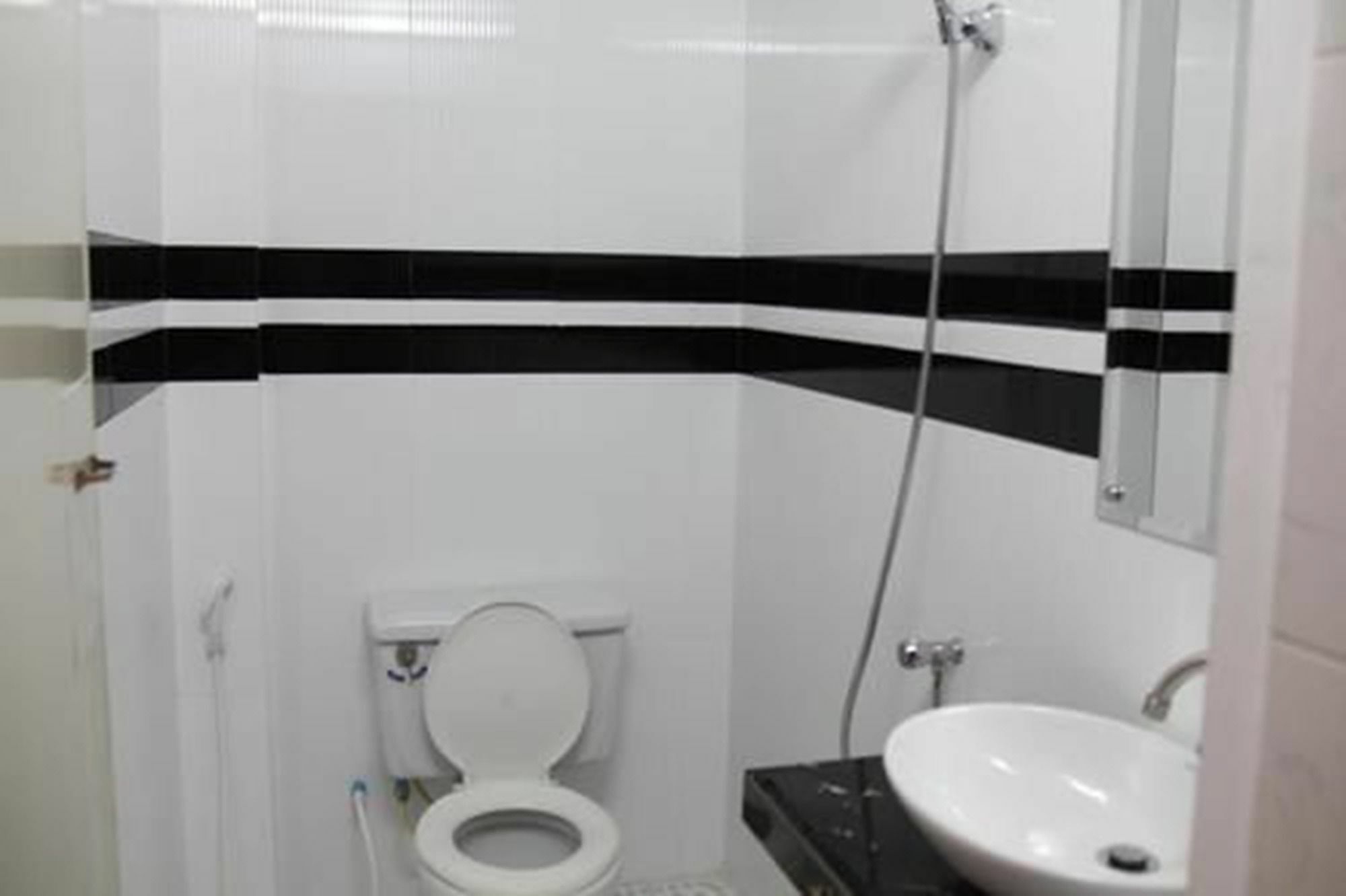 פנום פן Capitol 3 Guesthouse מראה חיצוני תמונה