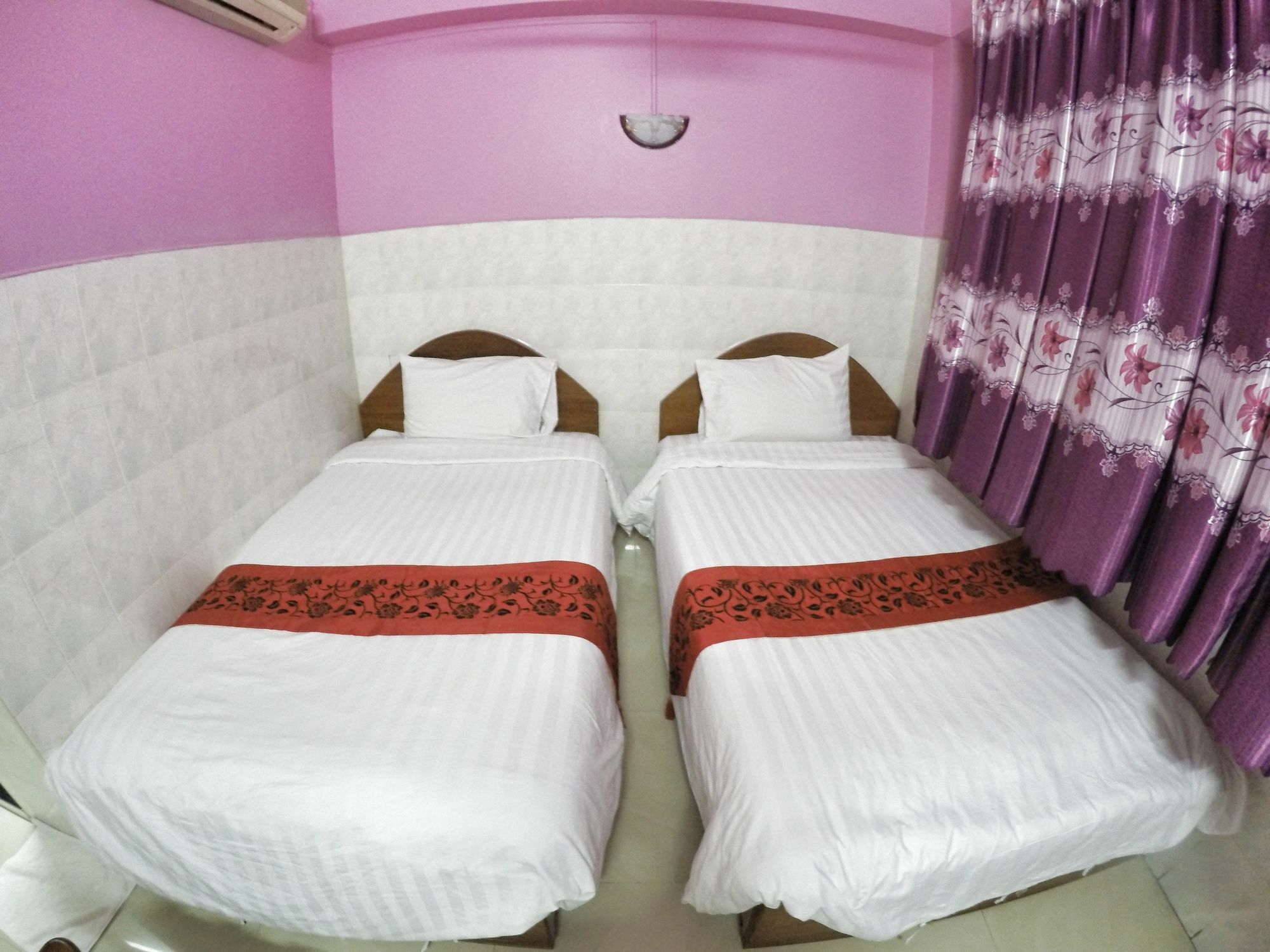 פנום פן Capitol 3 Guesthouse מראה חיצוני תמונה