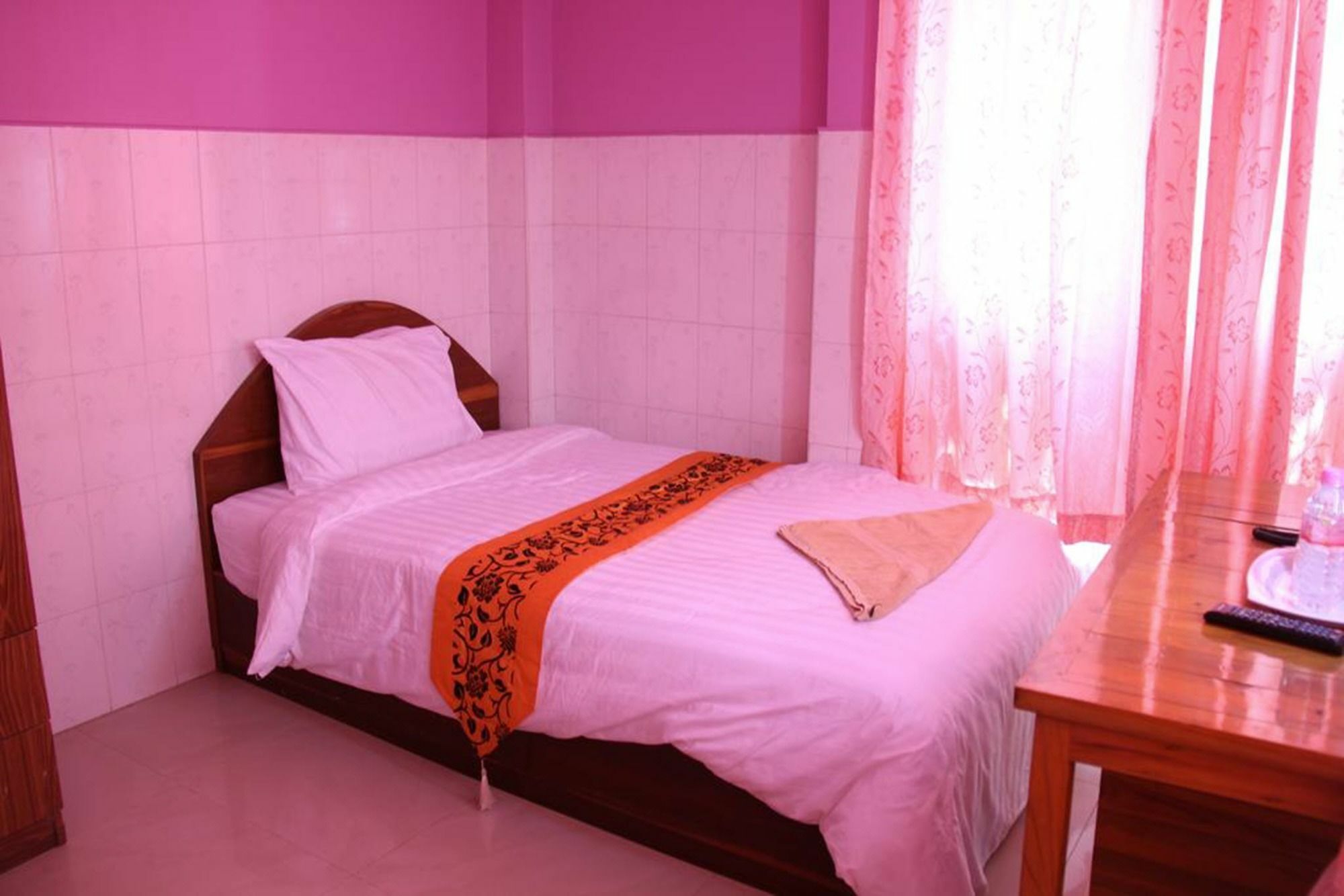 פנום פן Capitol 3 Guesthouse מראה חיצוני תמונה